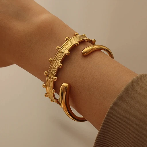 Elara Brushed Gold Bangle — Solène Paris, view 5